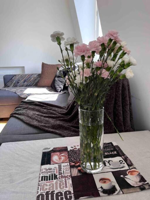 Central , Bright And Modern Flat Up To 4 People Londen Buitenkant foto